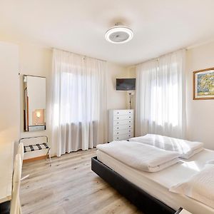 Camera con letto king size